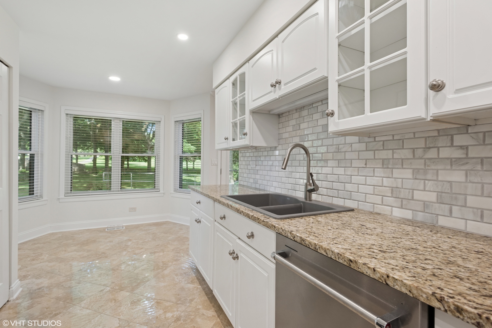 100 N Summit Drive, Schaumburg, IL 60194