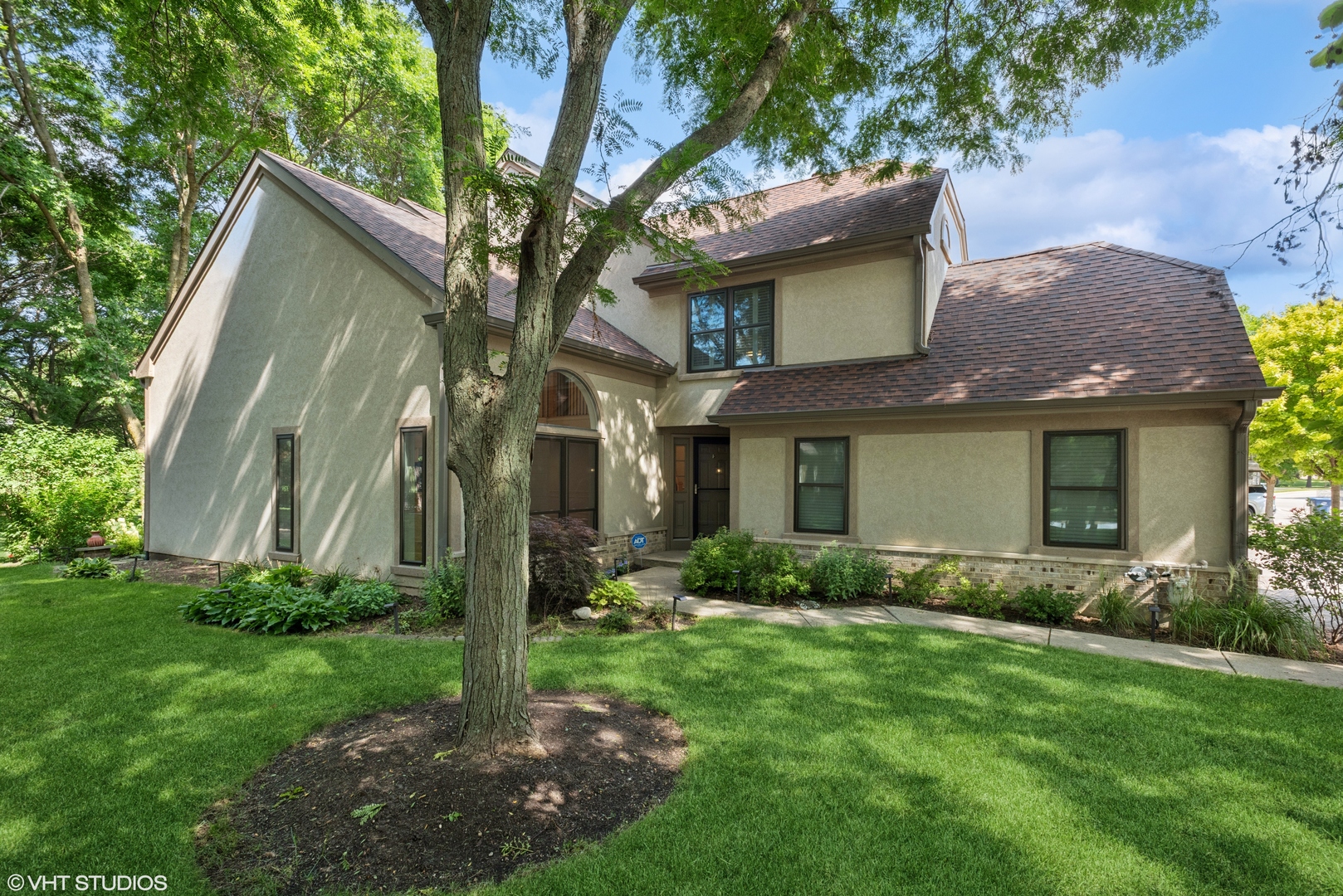 100 N Summit Drive, Schaumburg, IL 60194