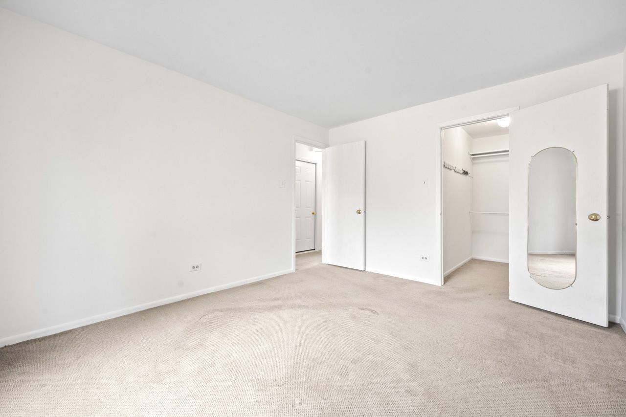 804 E Kings Row #3, Palatine, IL 60074