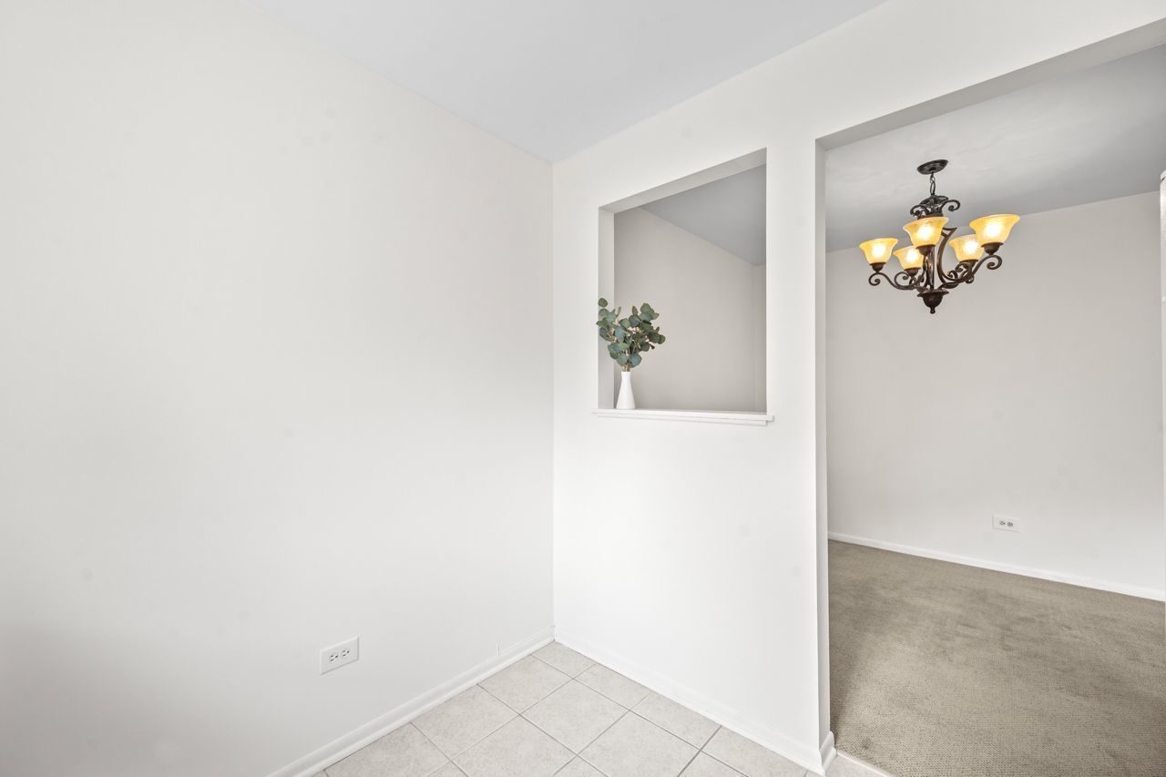 804 E Kings Row #3, Palatine, IL 60074