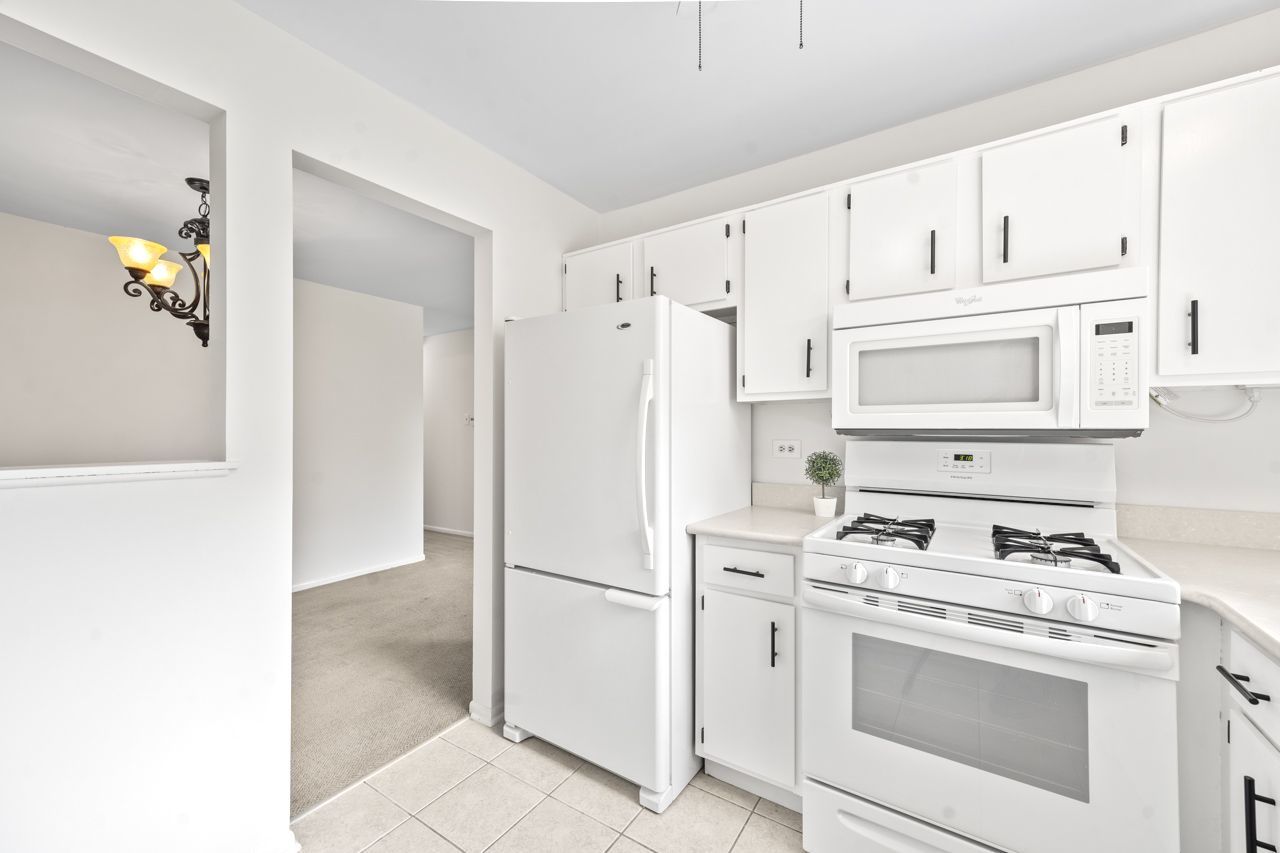 804 E Kings Row #3, Palatine, IL 60074