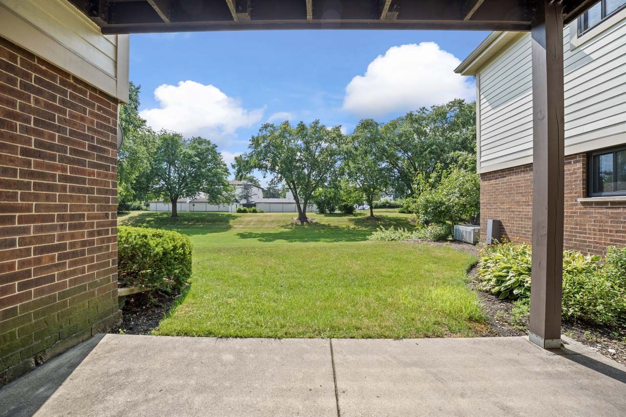 804 E Kings Row #3, Palatine, IL 60074