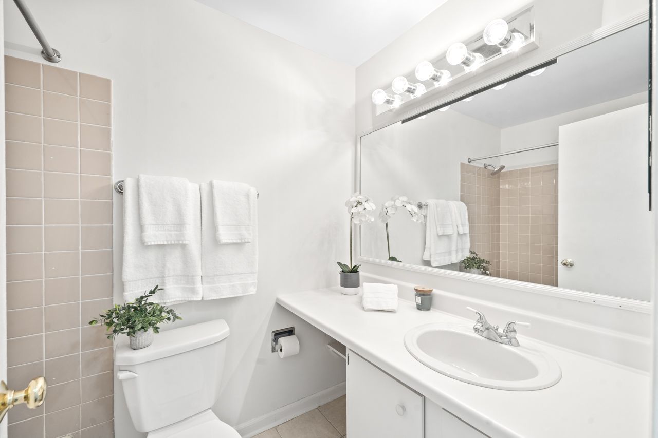 804 E Kings Row #3, Palatine, IL 60074