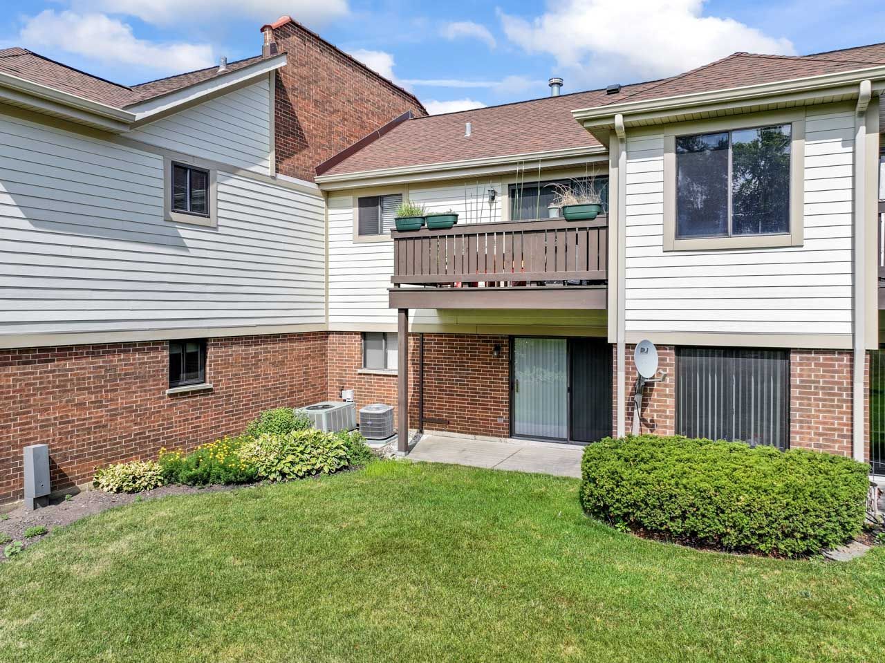 804 E Kings Row #3, Palatine, IL 60074