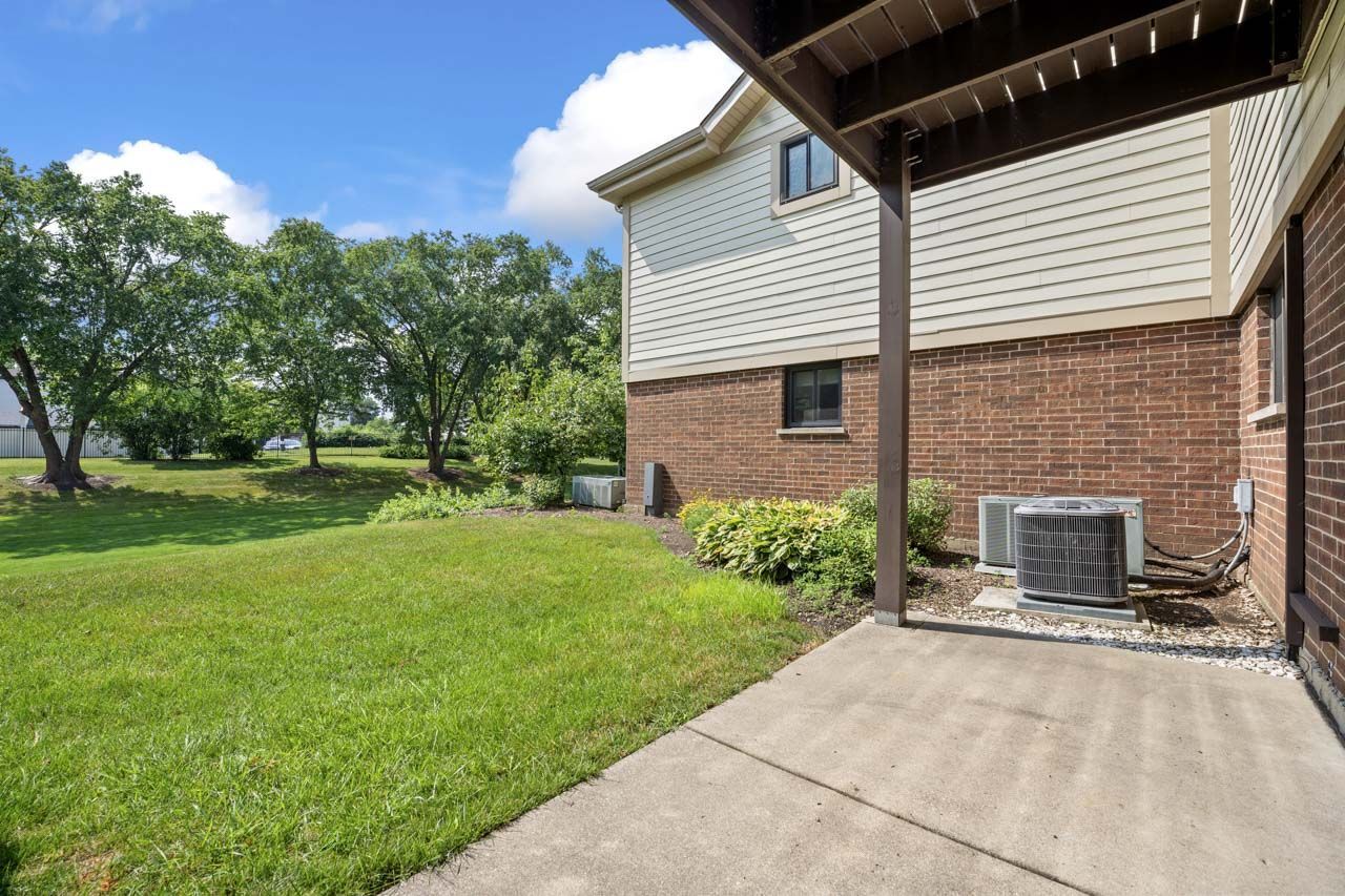 804 E Kings Row #3, Palatine, IL 60074