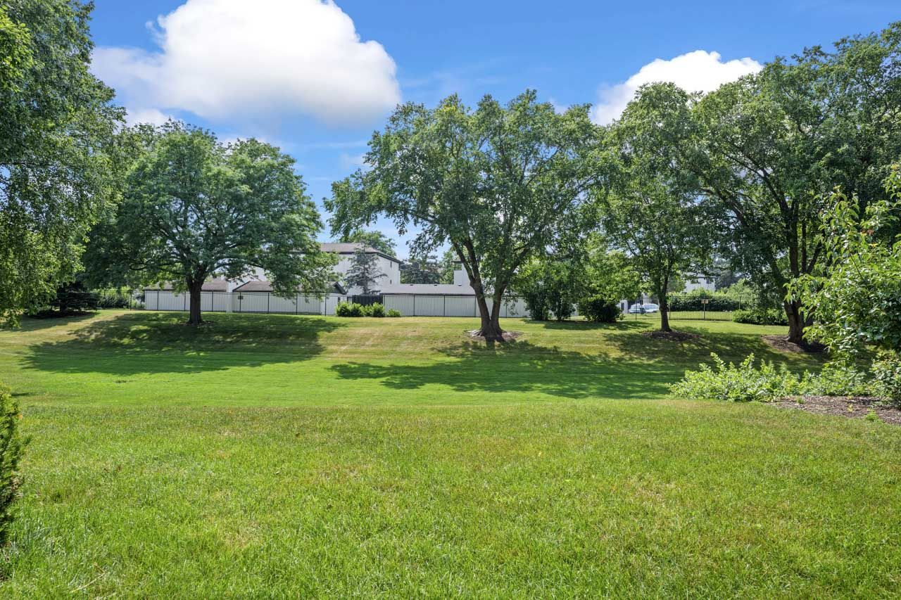 804 E Kings Row #3, Palatine, IL 60074