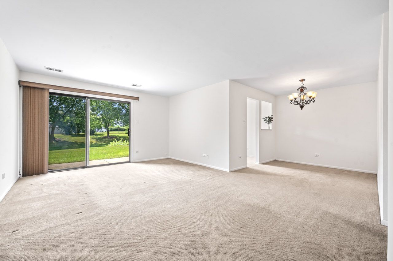 804 E Kings Row #3, Palatine, IL 60074