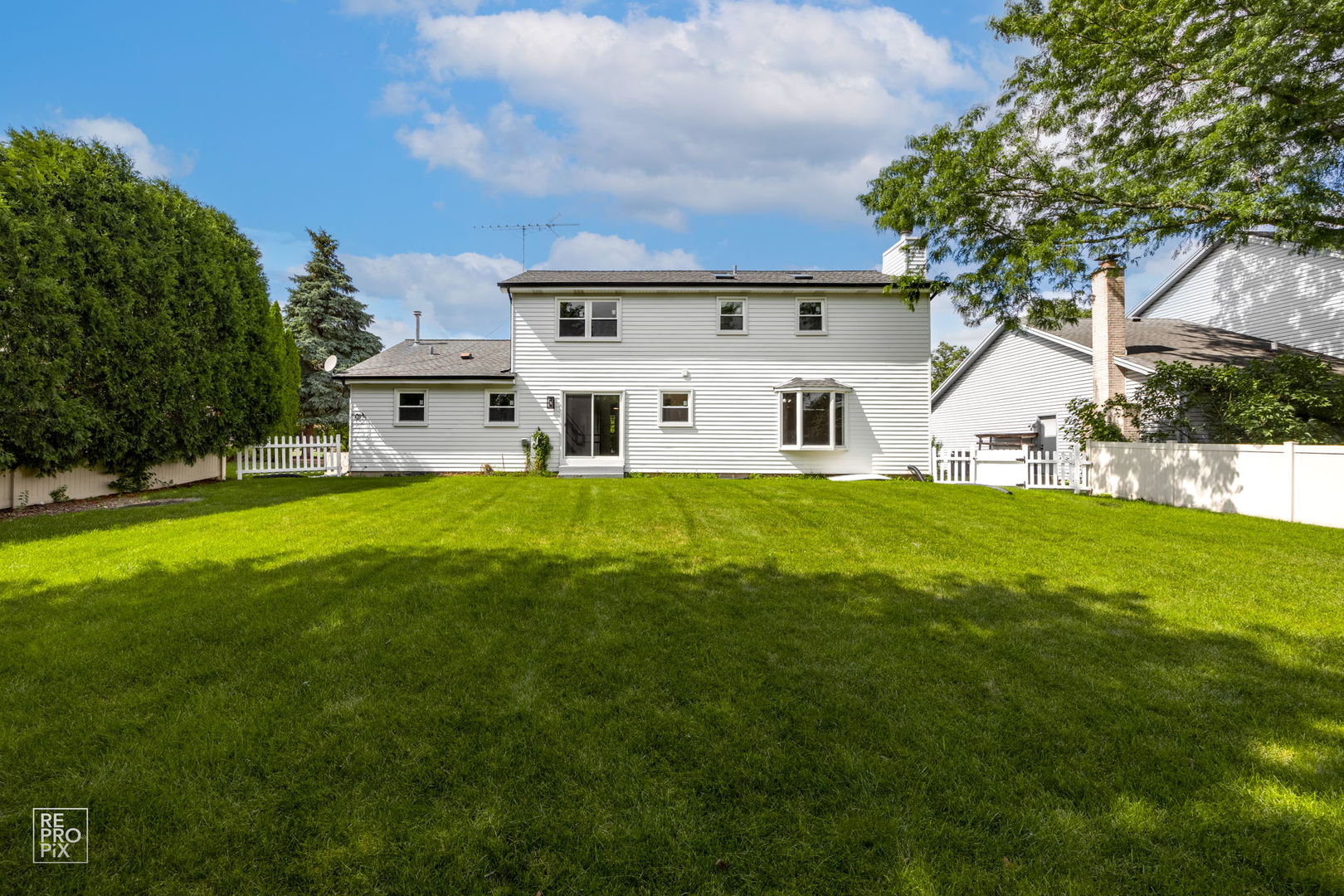 622 Stuart Drive, Carol Stream, IL 60188