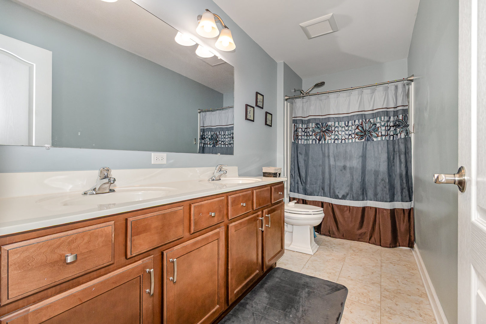 2612 Retreat Circle, Lisle, IL 60532