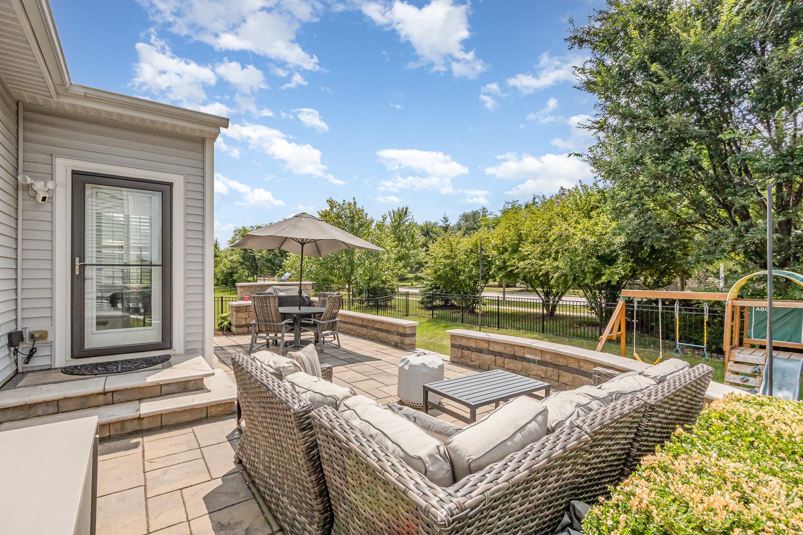 2612 Retreat Circle, Lisle, IL 60532