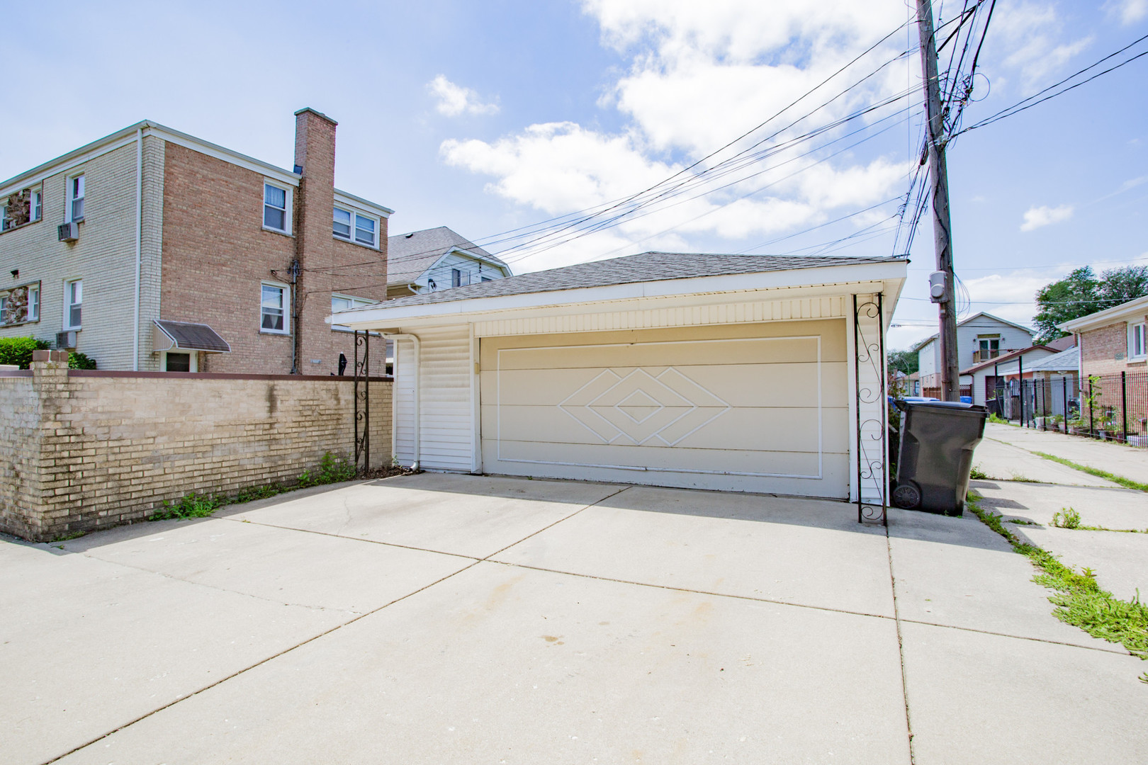 5834 W Foster Avenue, Chicago, IL 60630