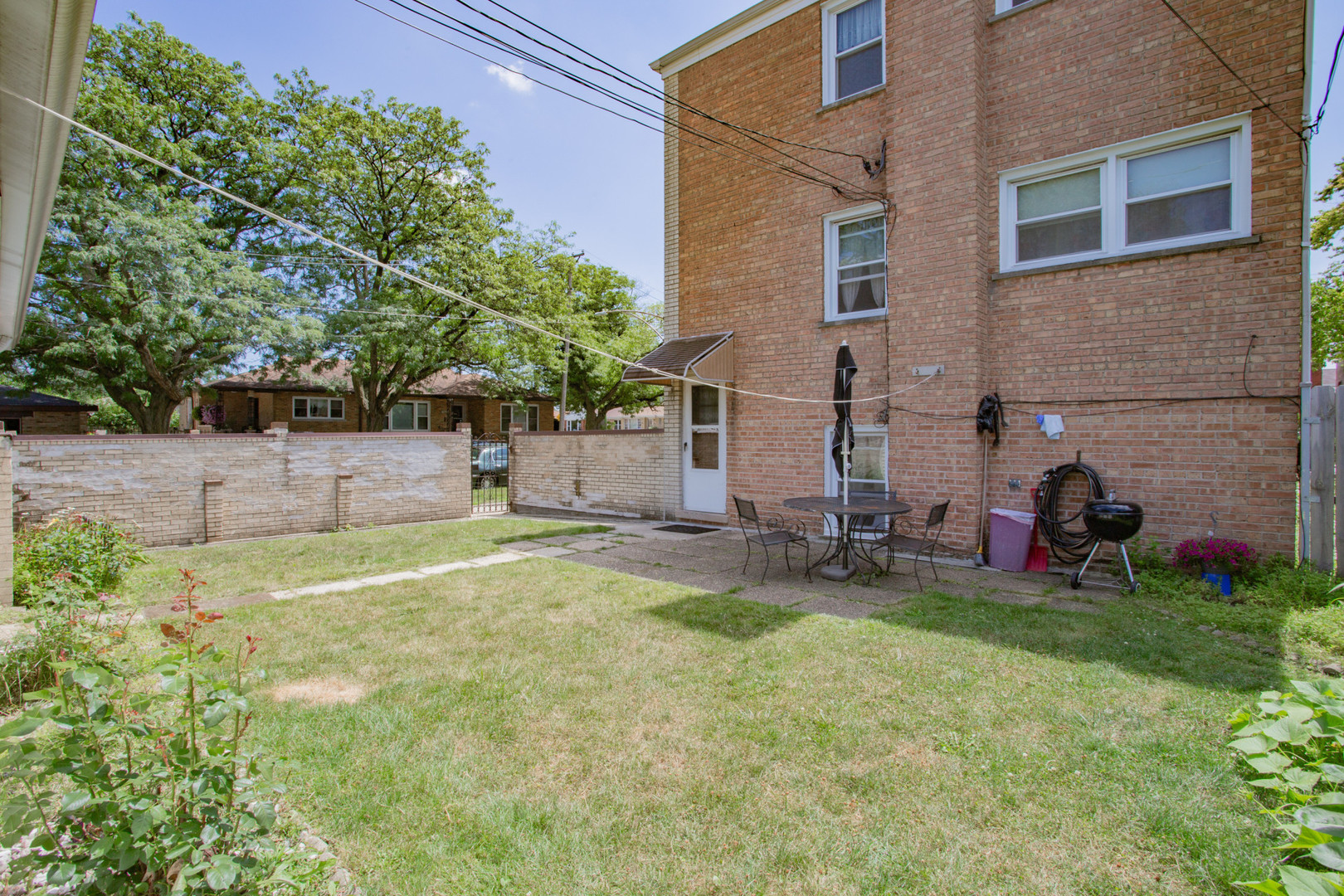 5834 W Foster Avenue, Chicago, IL 60630