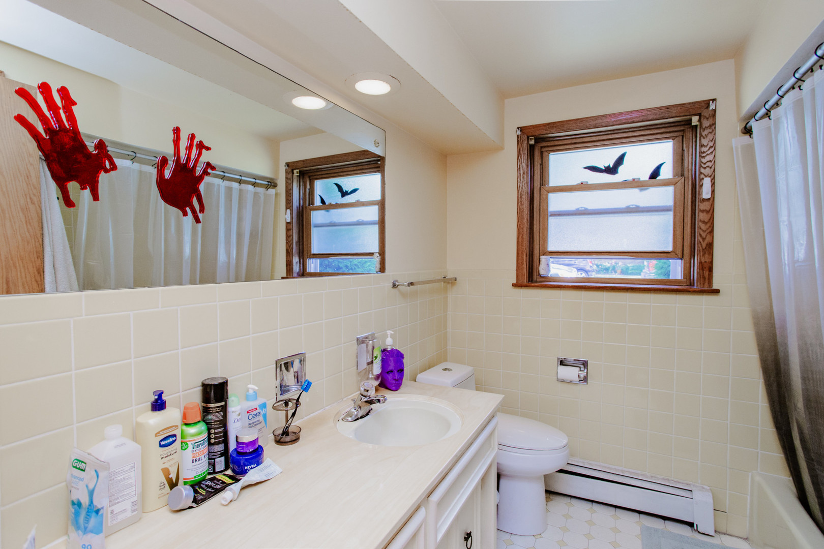5834 W Foster Avenue, Chicago, IL 60630