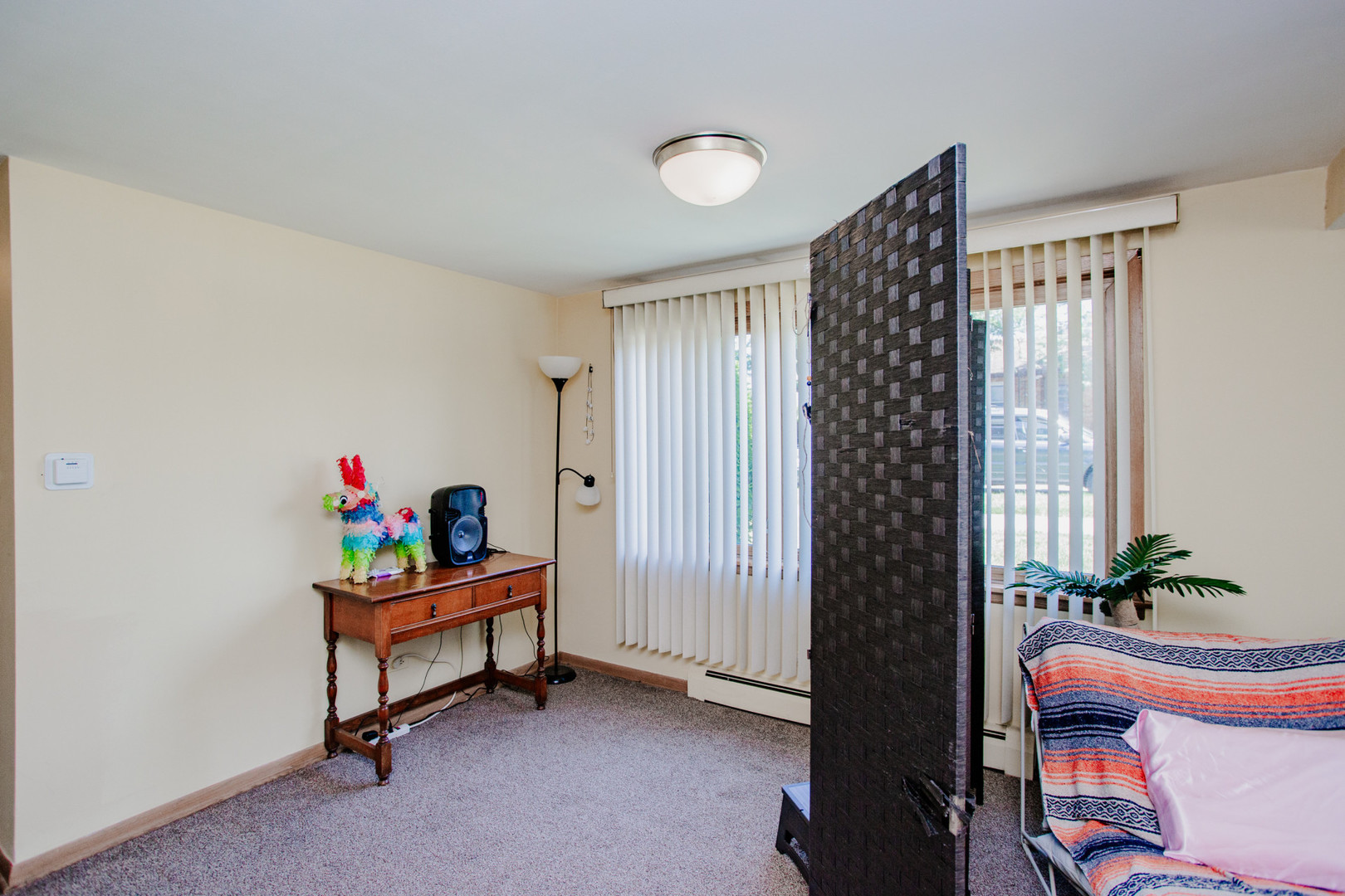 5834 W Foster Avenue, Chicago, IL 60630