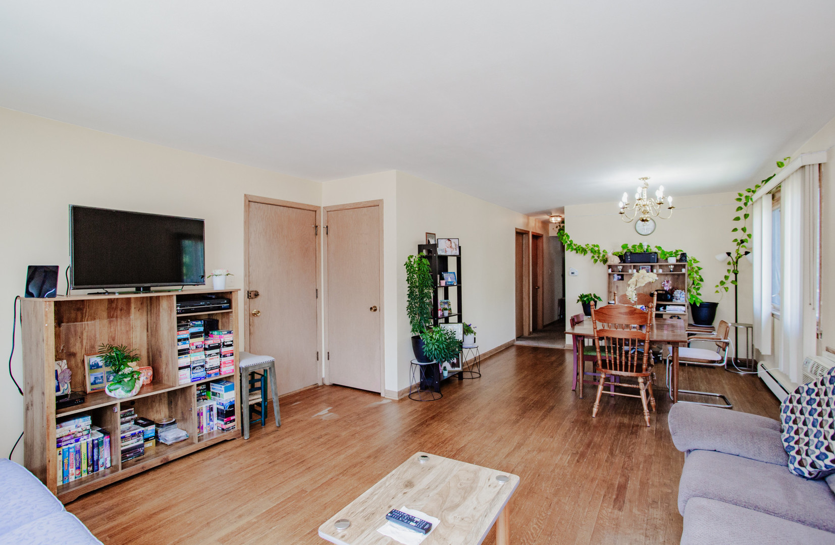5834 W Foster Avenue, Chicago, IL 60630