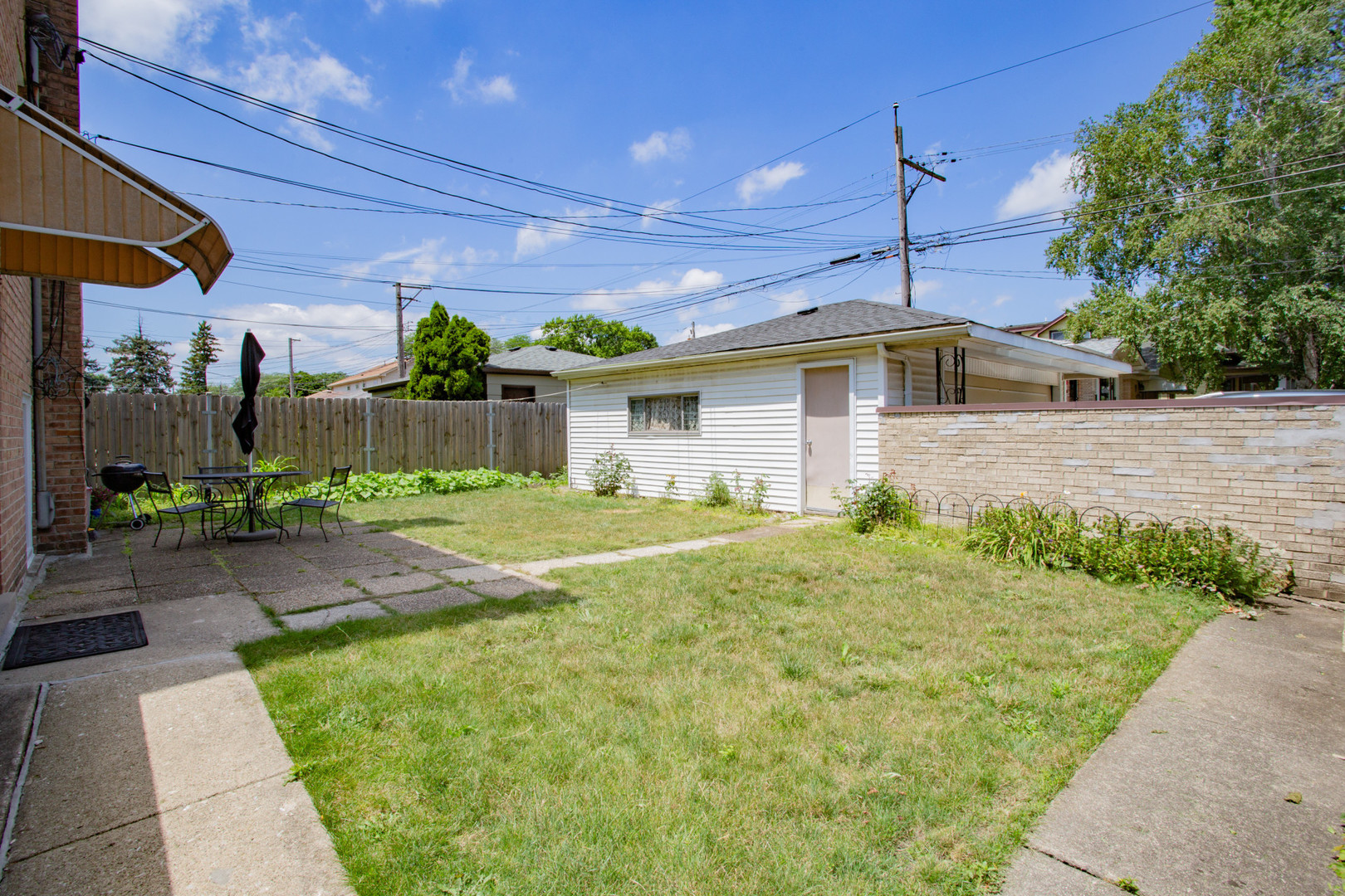 5834 W Foster Avenue, Chicago, IL 60630