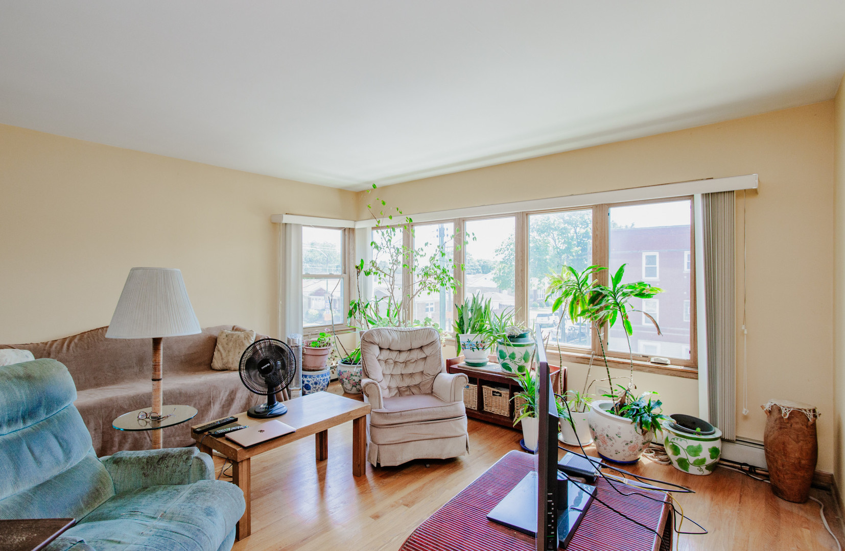 5834 W Foster Avenue, Chicago, IL 60630