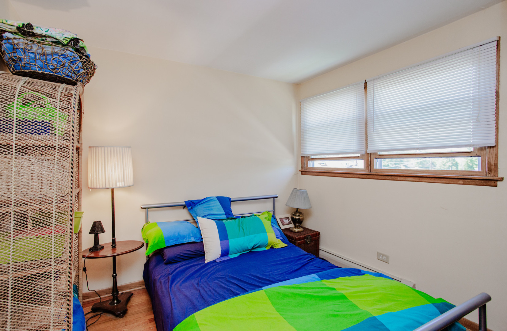 5834 W Foster Avenue, Chicago, IL 60630