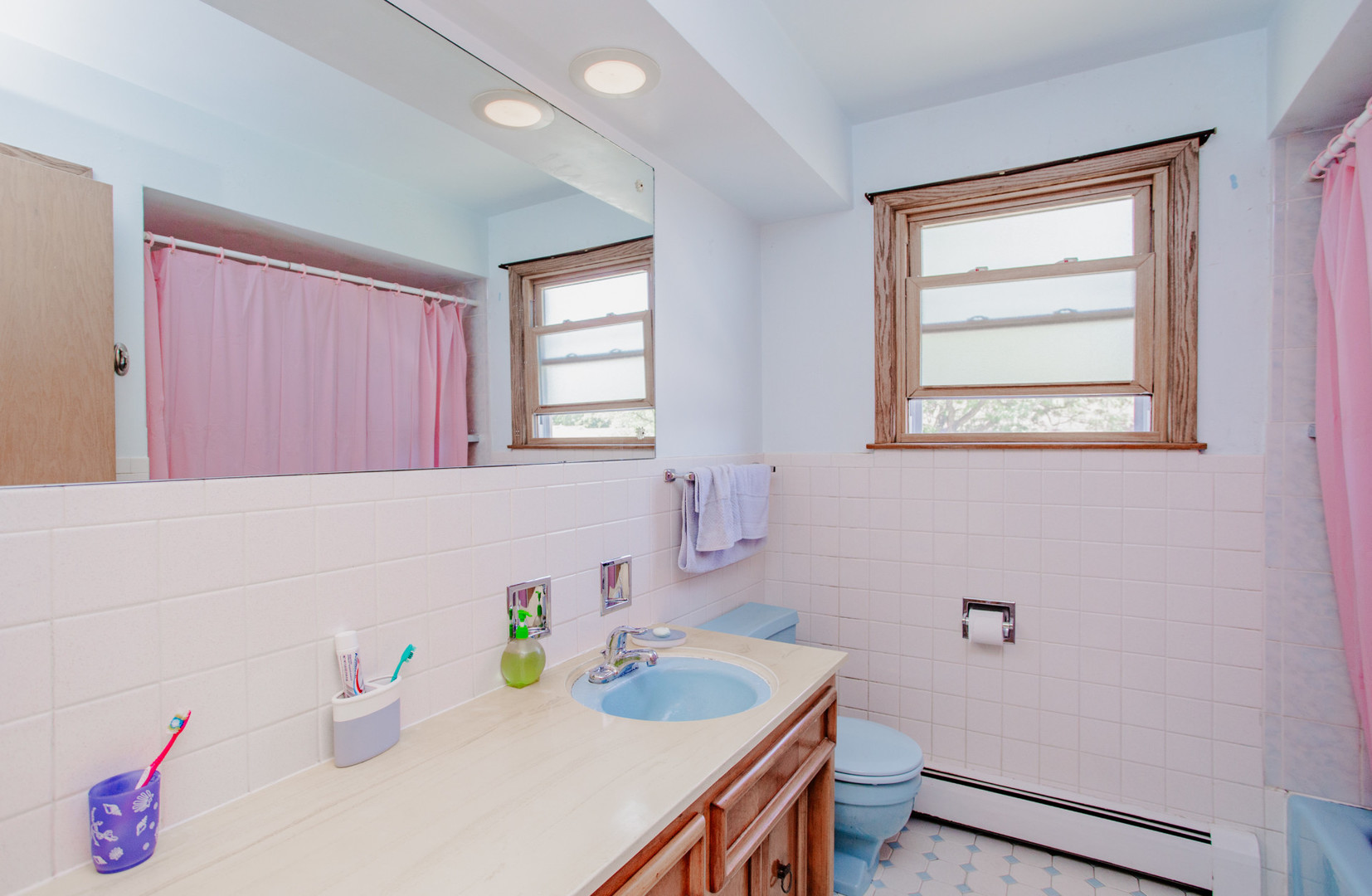 5834 W Foster Avenue, Chicago, IL 60630