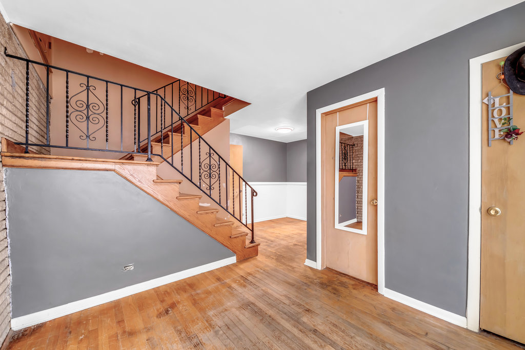 9207 S Kedzie Avenue #3, Evergreen Park, IL 60805
