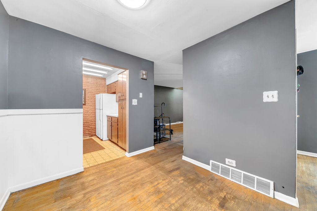 9207 S Kedzie Avenue #3, Evergreen Park, IL 60805