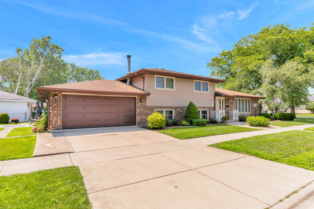 4301 W 107th Street, Oak Lawn, IL 60453