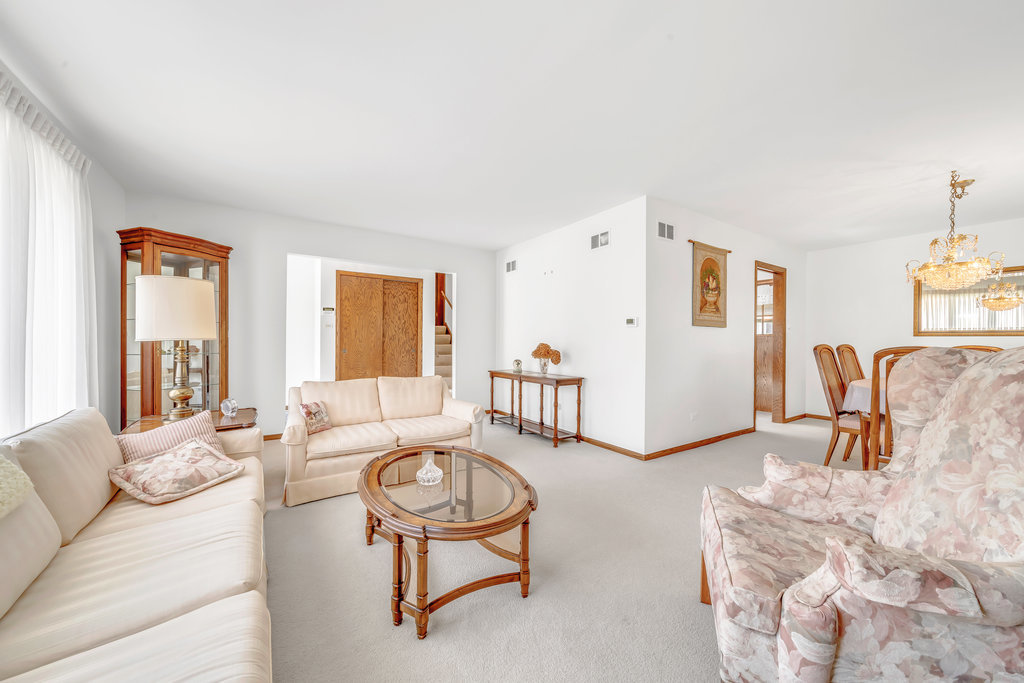 4301 W 107th Street, Oak Lawn, IL 60453