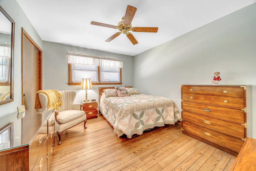 4301 W 107th Street, Oak Lawn, IL 60453