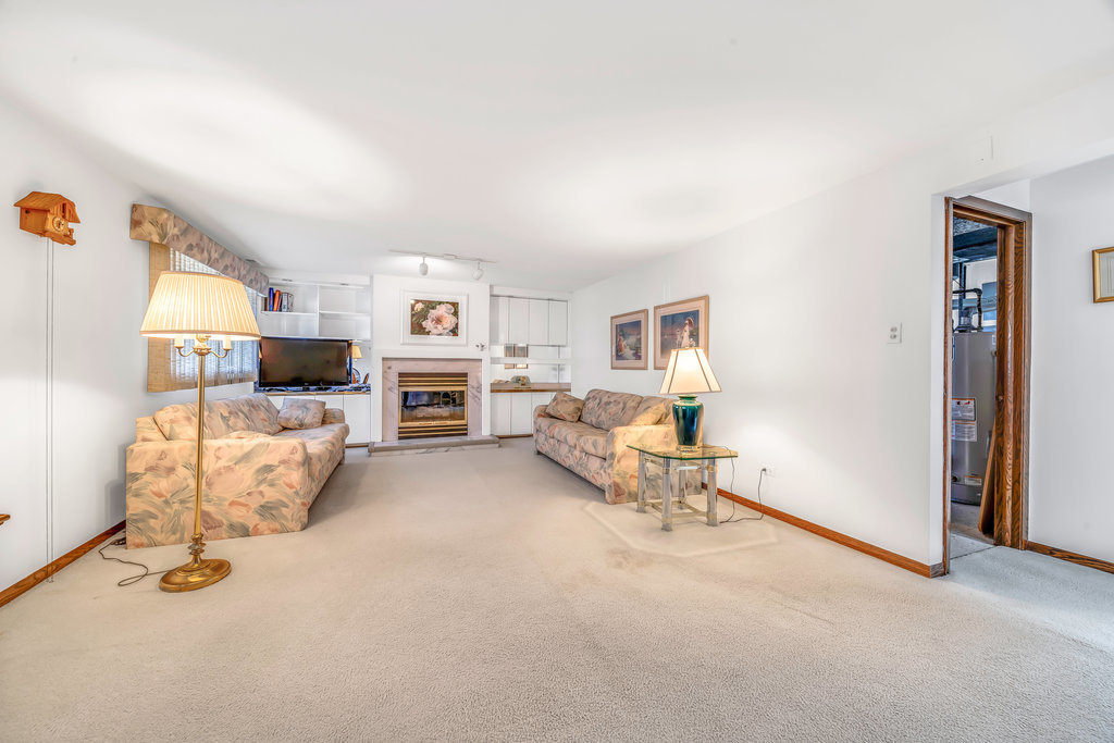 4301 W 107th Street, Oak Lawn, IL 60453