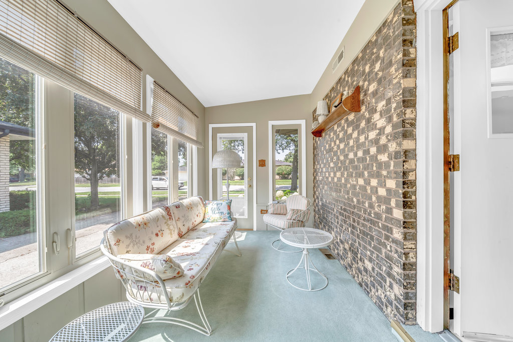 4301 W 107th Street, Oak Lawn, IL 60453