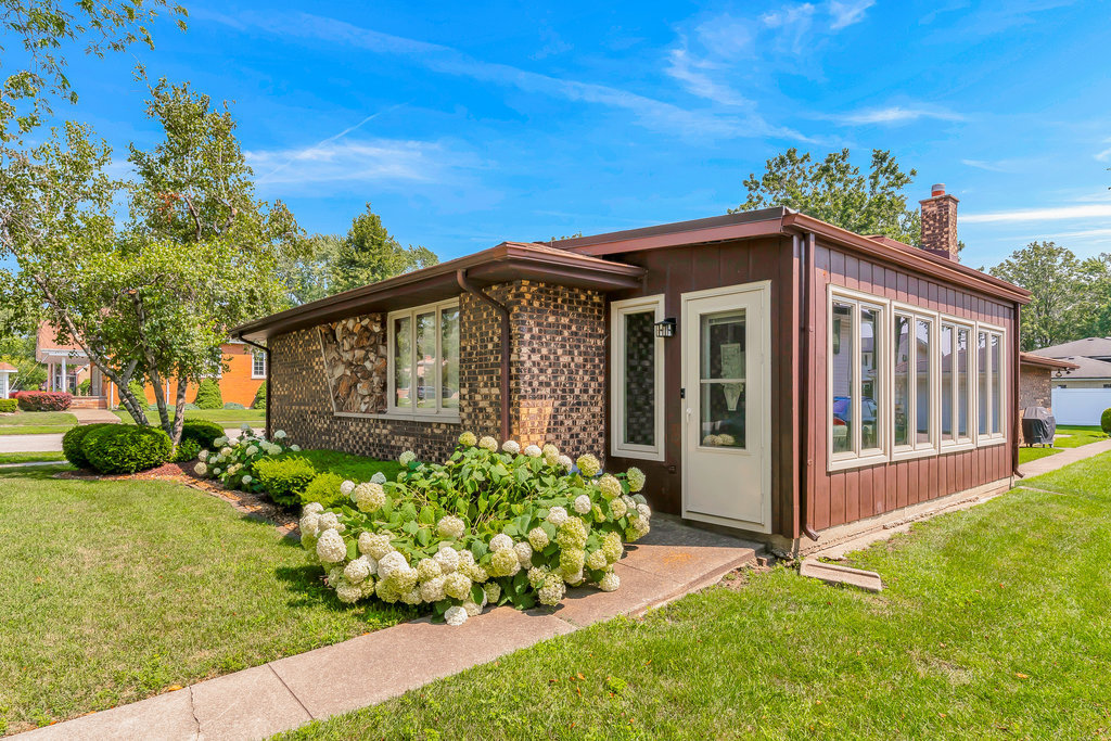 4301 W 107th Street, Oak Lawn, IL 60453