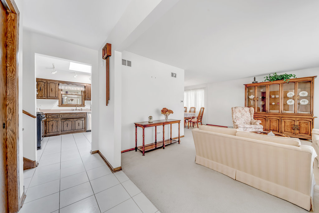 4301 W 107th Street, Oak Lawn, IL 60453