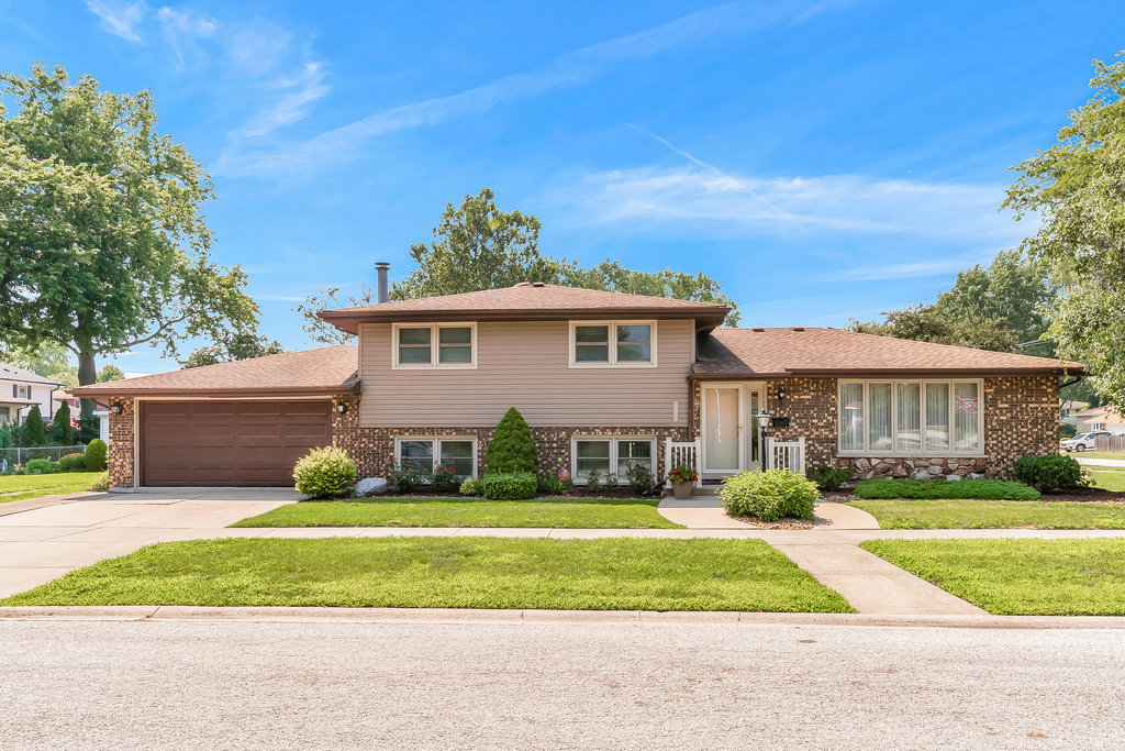 4301 W 107th Street, Oak Lawn, IL 60453