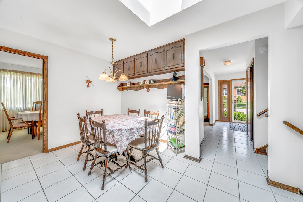 4301 W 107th Street, Oak Lawn, IL 60453