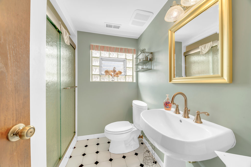 4301 W 107th Street, Oak Lawn, IL 60453