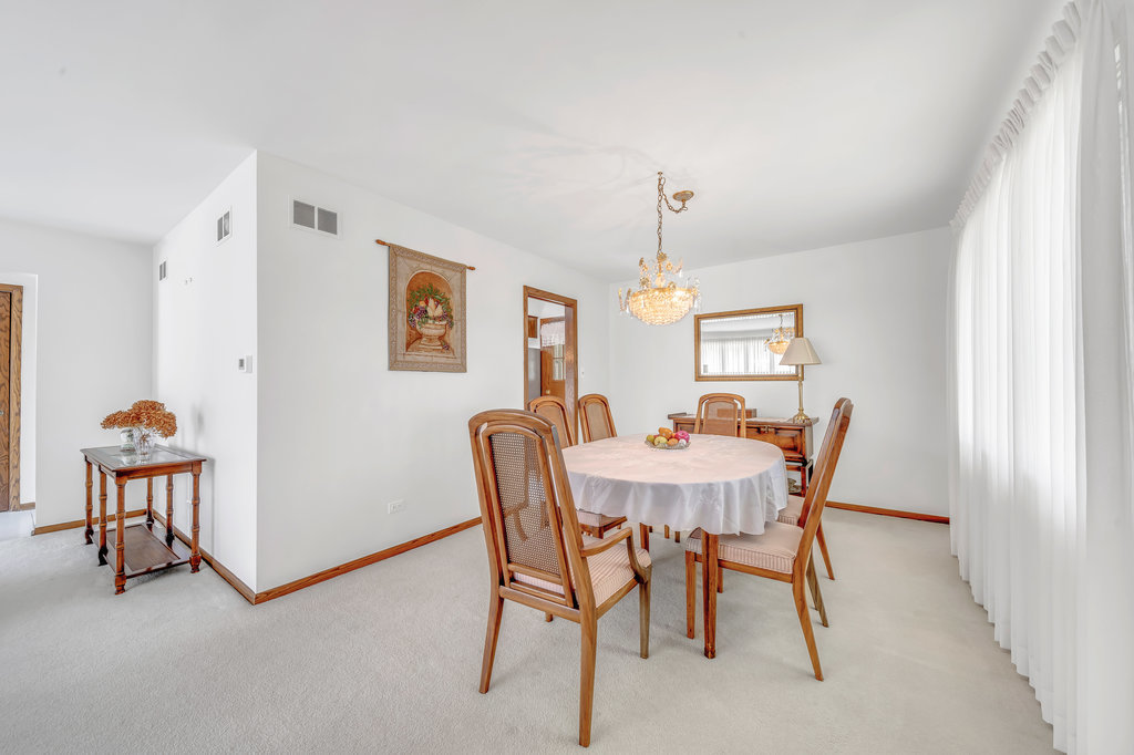 4301 W 107th Street, Oak Lawn, IL 60453