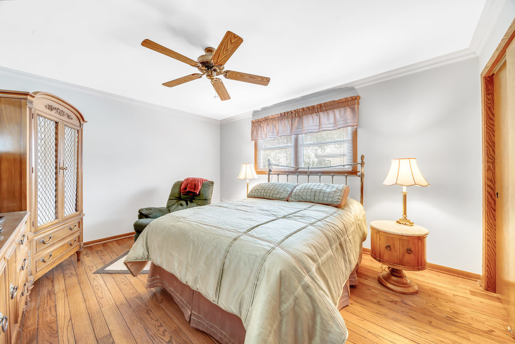 4301 W 107th Street, Oak Lawn, IL 60453