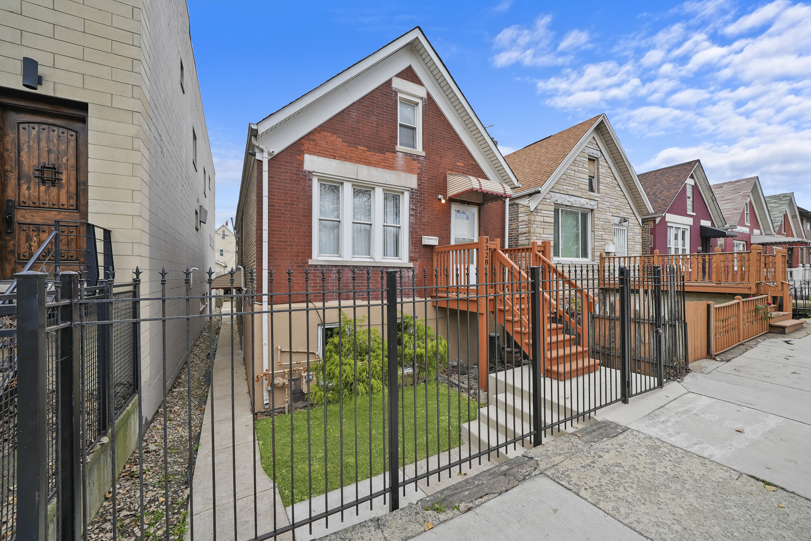 3328 S Damen Avenue, Chicago, IL 60608