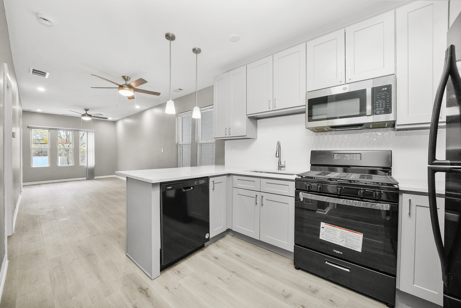 3328 S Damen Avenue, Chicago, IL 60608