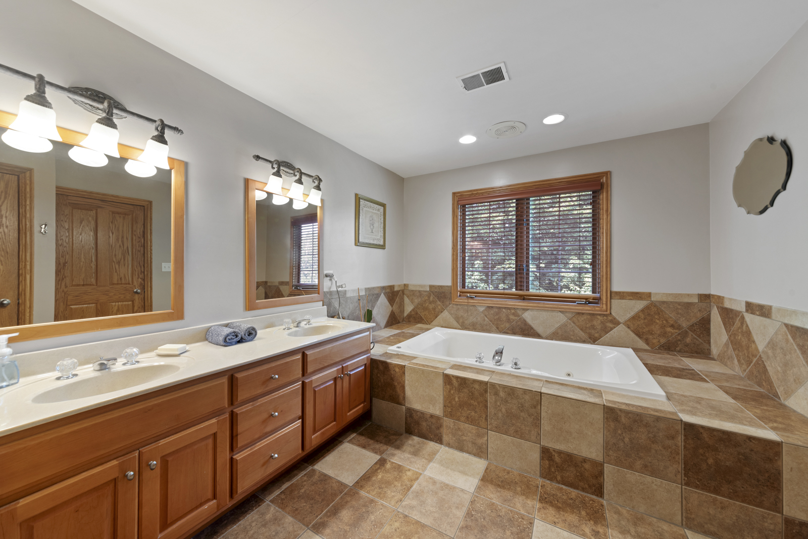 17304 Buck Drive, Orland Park, IL 60467
