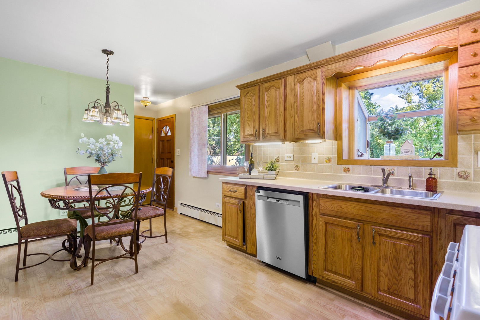 8625 Washington Avenue, Brookfield, IL 60513