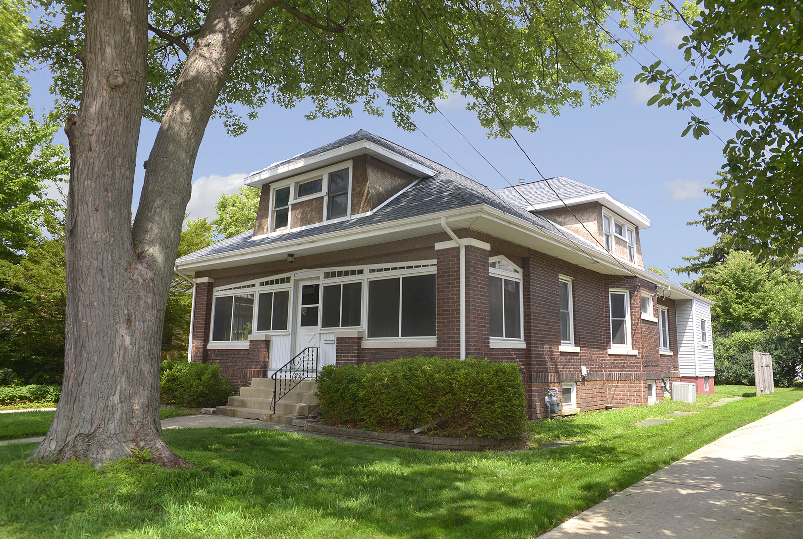 2721 6th Street, Peru, IL 61354