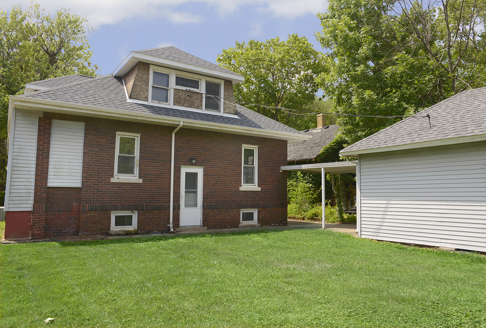 2721 6th Street, Peru, IL 61354