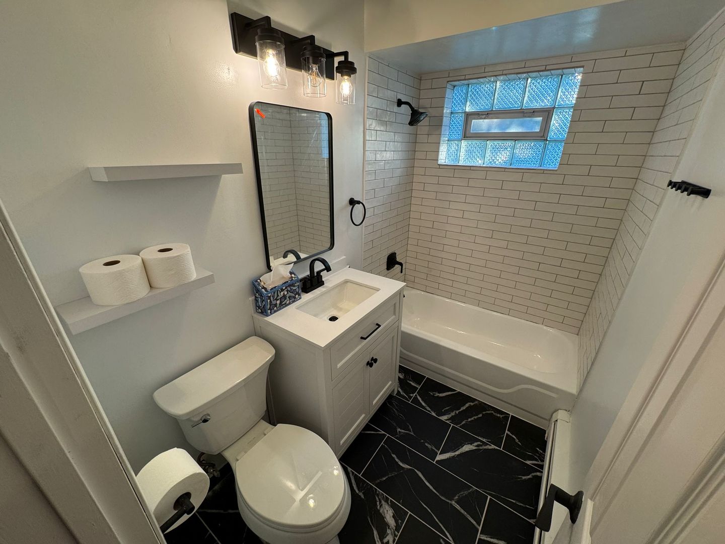 1647 W Rascher Avenue #3W, Chicago, IL 60640