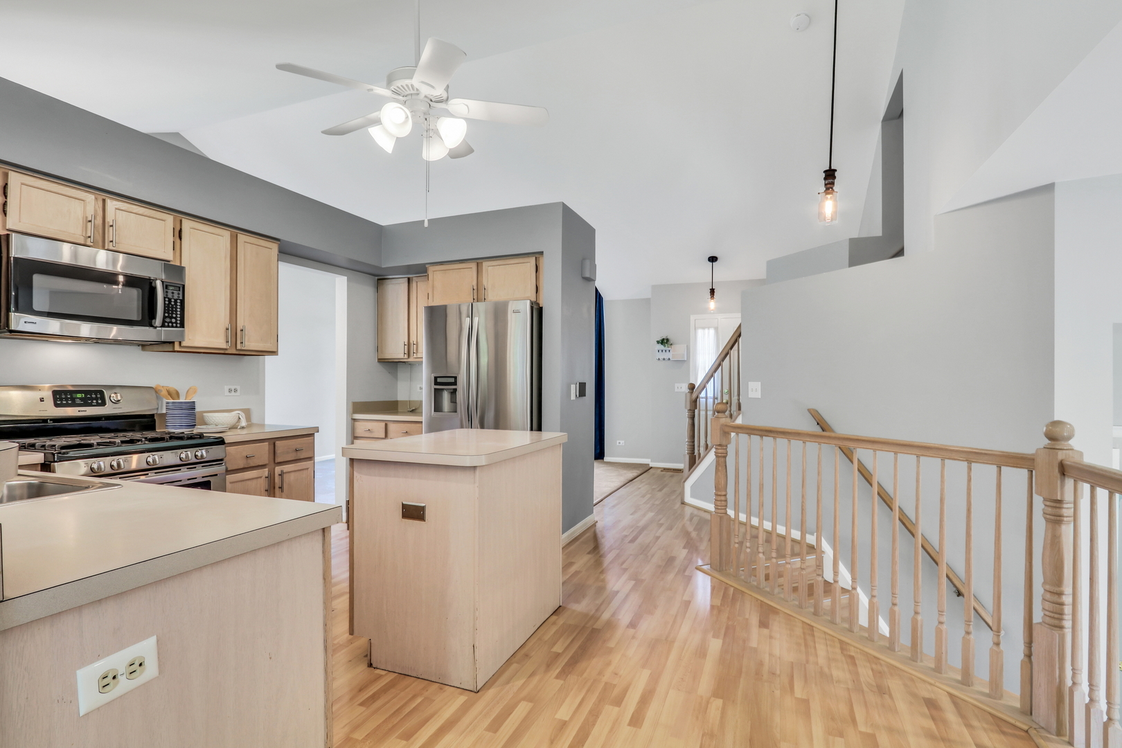 716 Darnell Lane, Gurnee, IL 60031