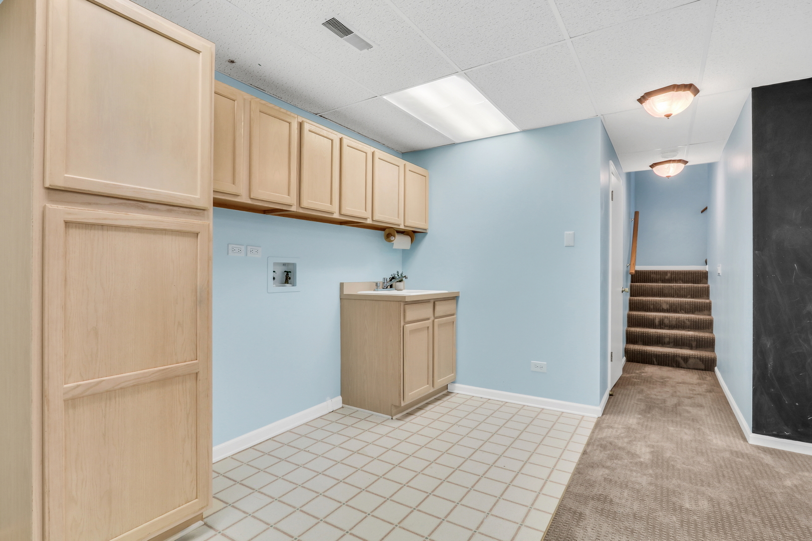 716 Darnell Lane, Gurnee, IL 60031