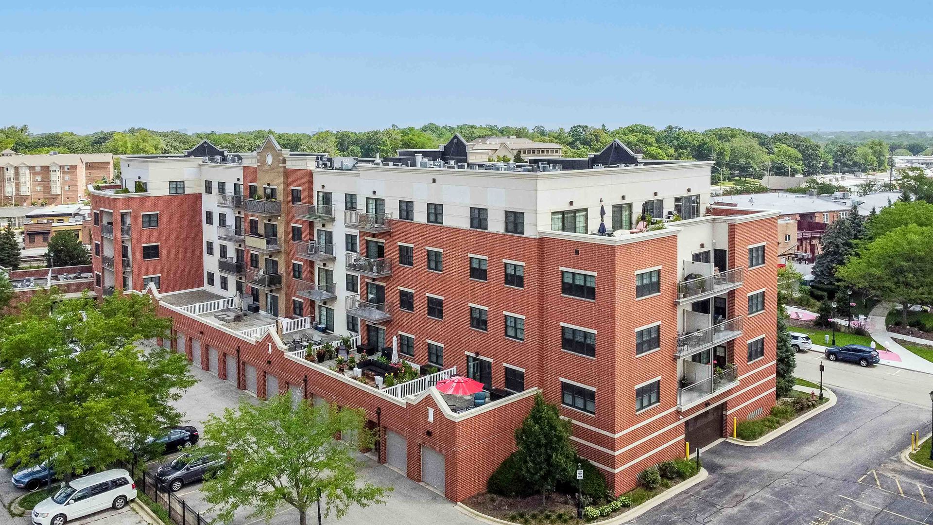 14 S Prospect Street #211, Roselle, IL 60172