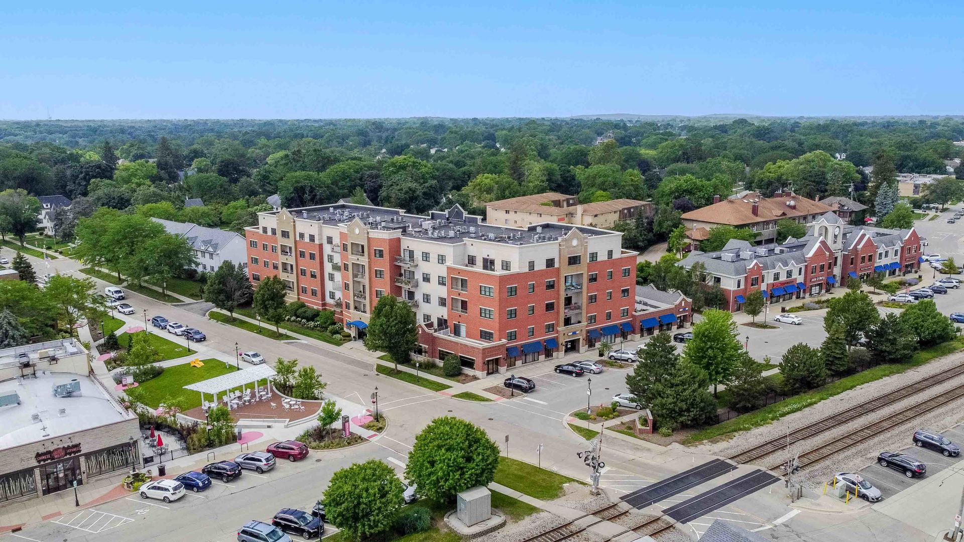 14 S Prospect Street #211, Roselle, IL 60172
