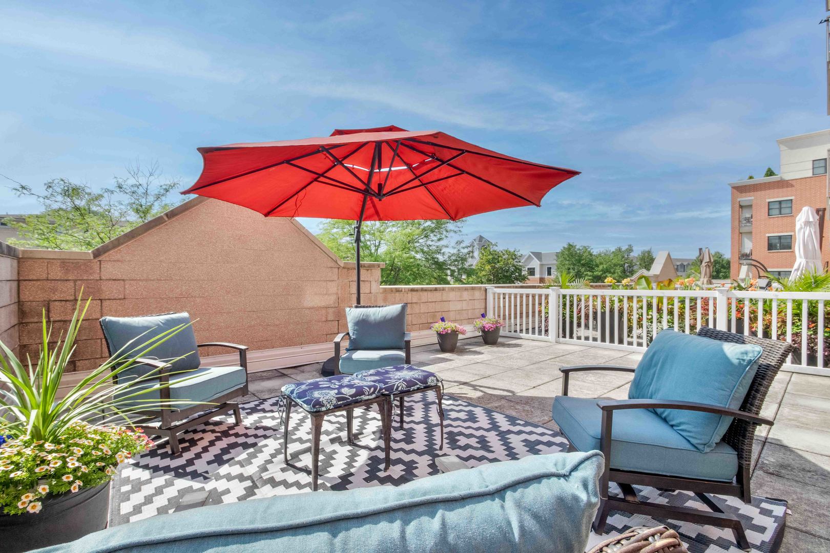 14 S Prospect Street #211, Roselle, IL 60172