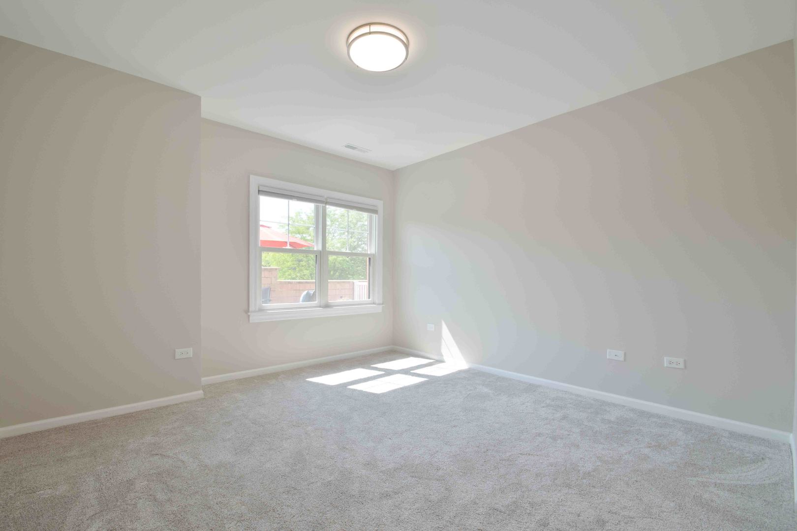 14 S Prospect Street #211, Roselle, IL 60172